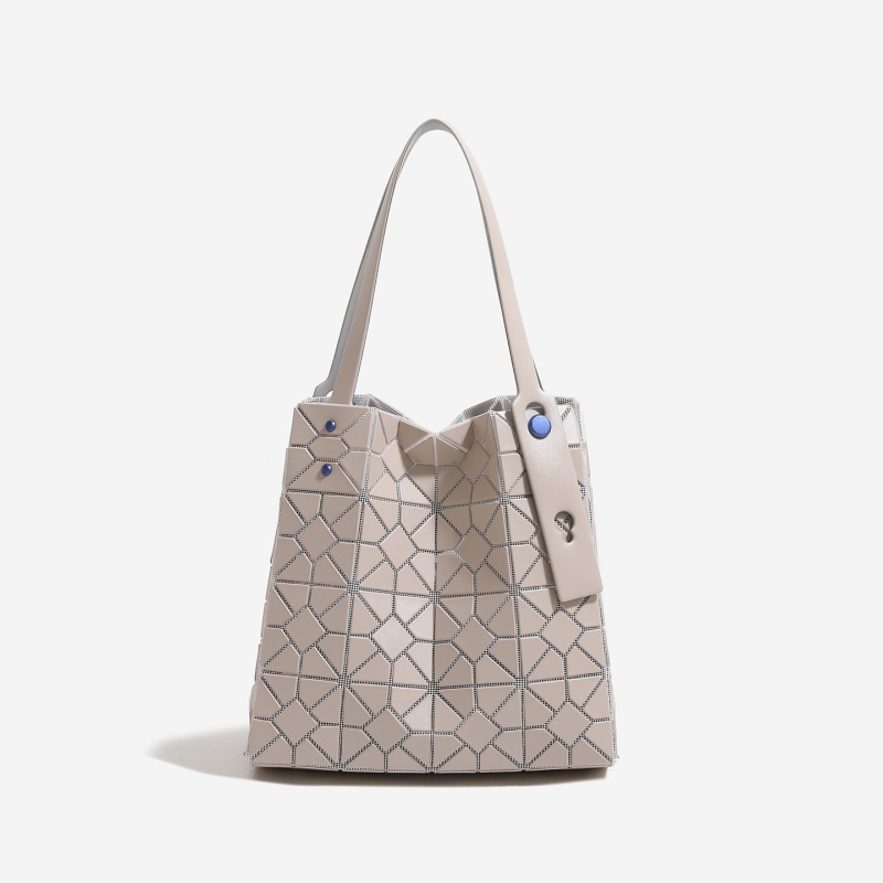 กระเป๋าโท้ททรงเรขาคณิตแฟชั่น 2 - Women Bags 2026 Trends บทวิจารณ์และราคา